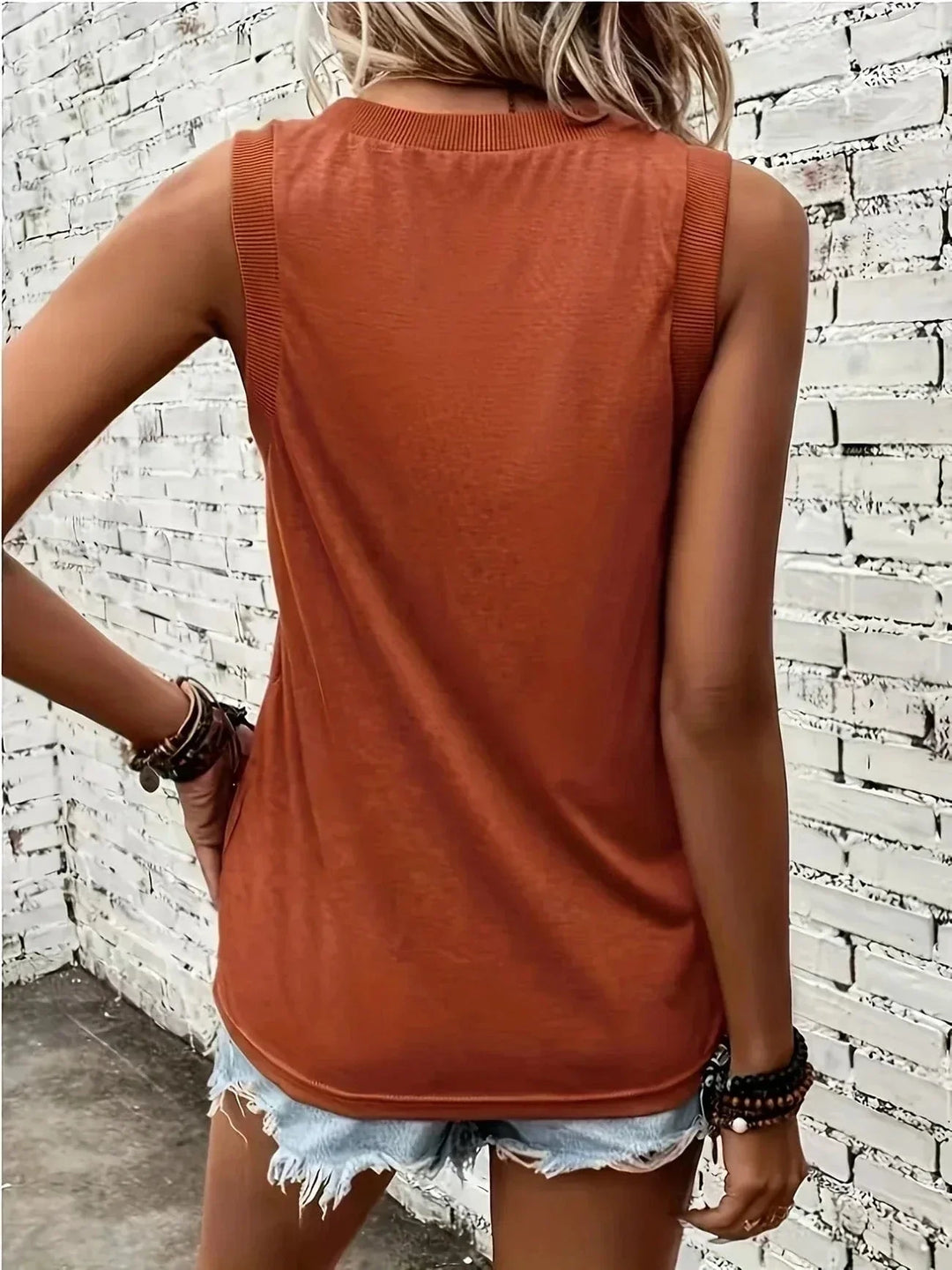 TESSA | V-NECK TOP