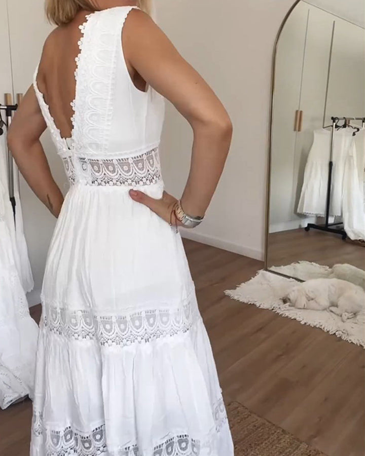 FIORA | LACE DRESS WITH V-NECKLINE