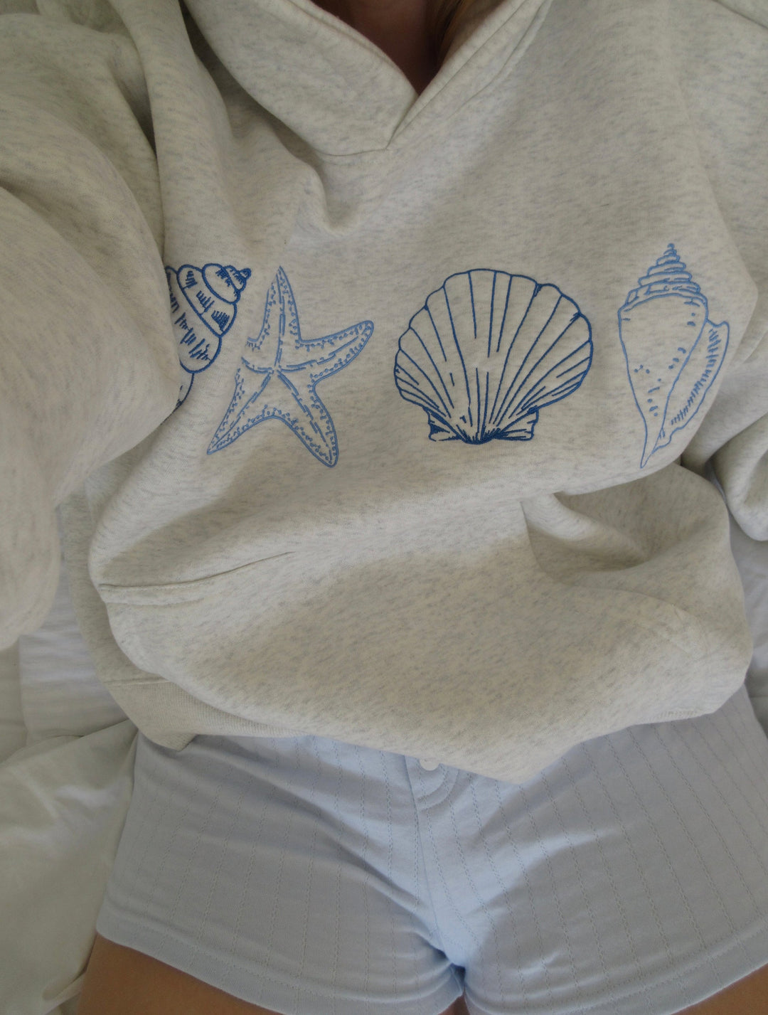 CAPRICE | SWEATSHIRT WITH SHELLS