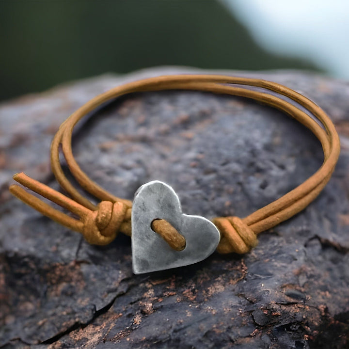 NIA | SYMBOL OF LOVE BRACELET