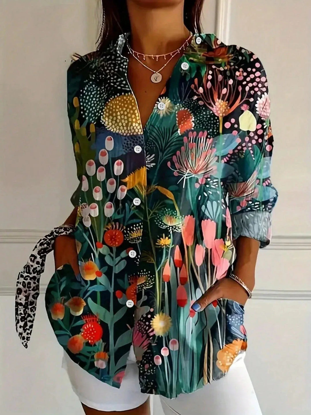 ELARA | COLOURFUL BLOUSE WITH PLAYFUL PRINT