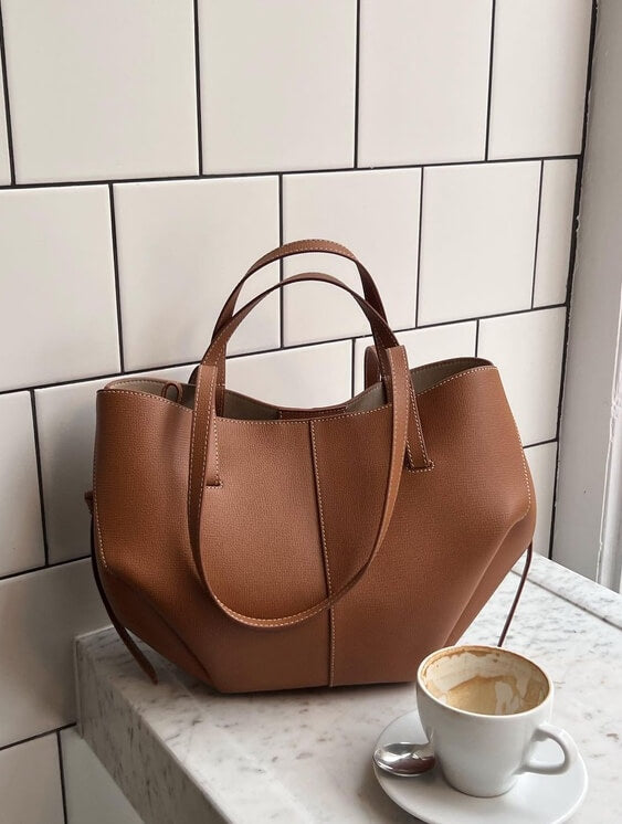ELVINA | RUCHED SIDE STRUCTURED TOTE BAG