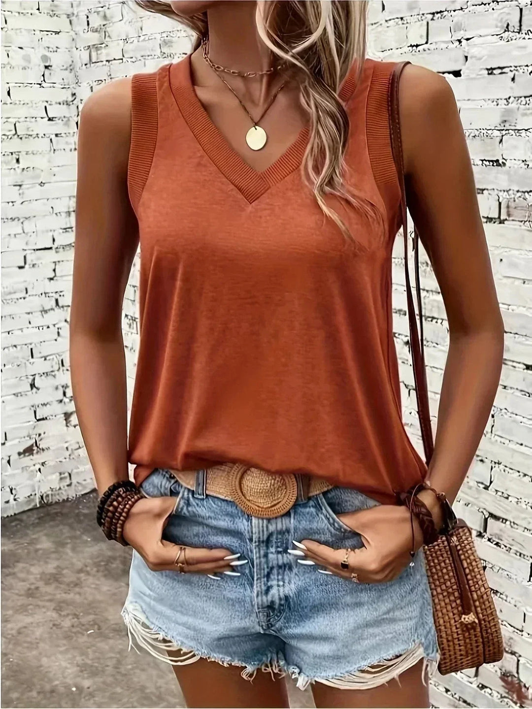 TESSA | V-NECK TOP